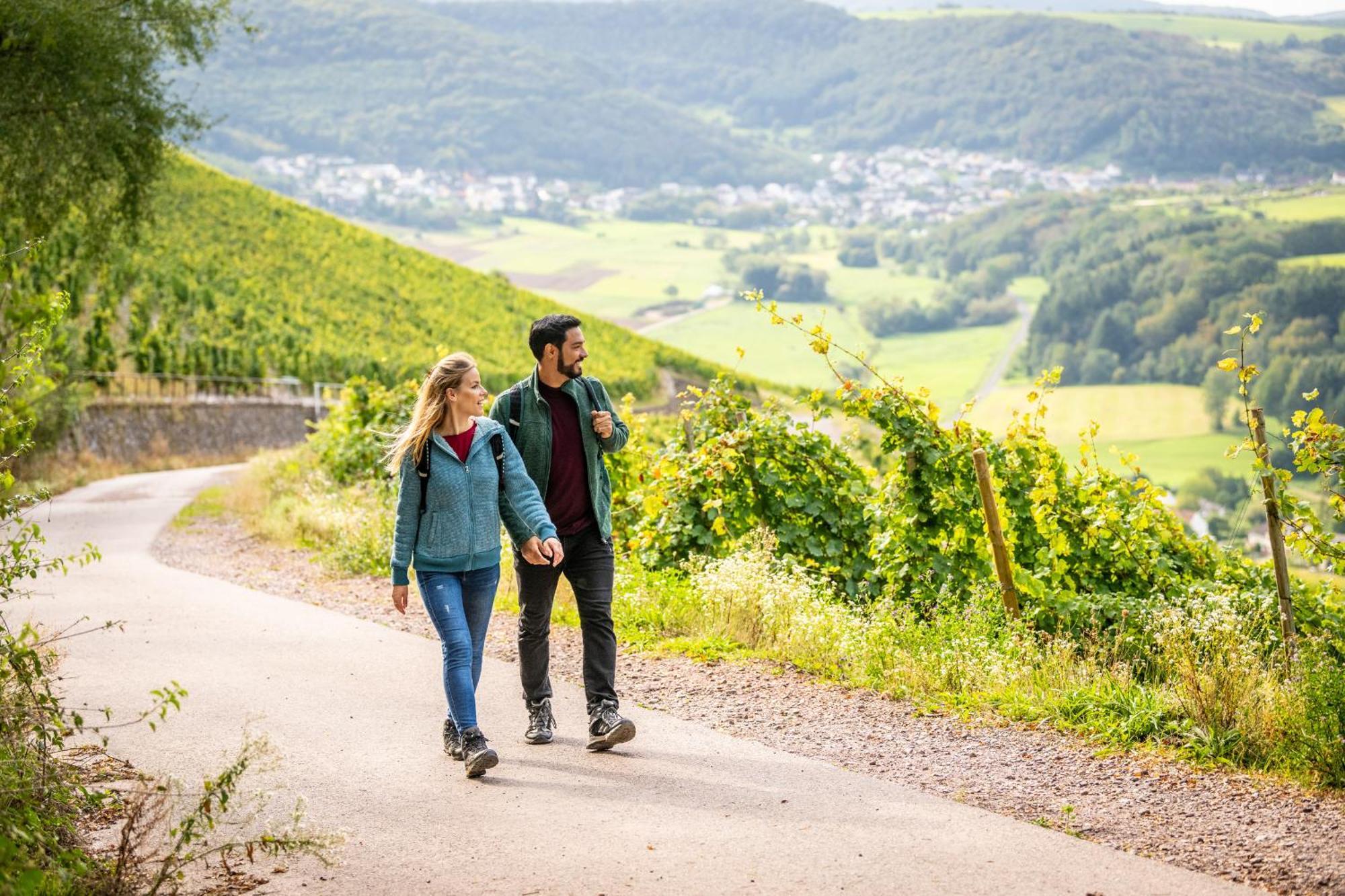 Weinhotel Restaurant Klostermuehle Ockfen Kültér fotó