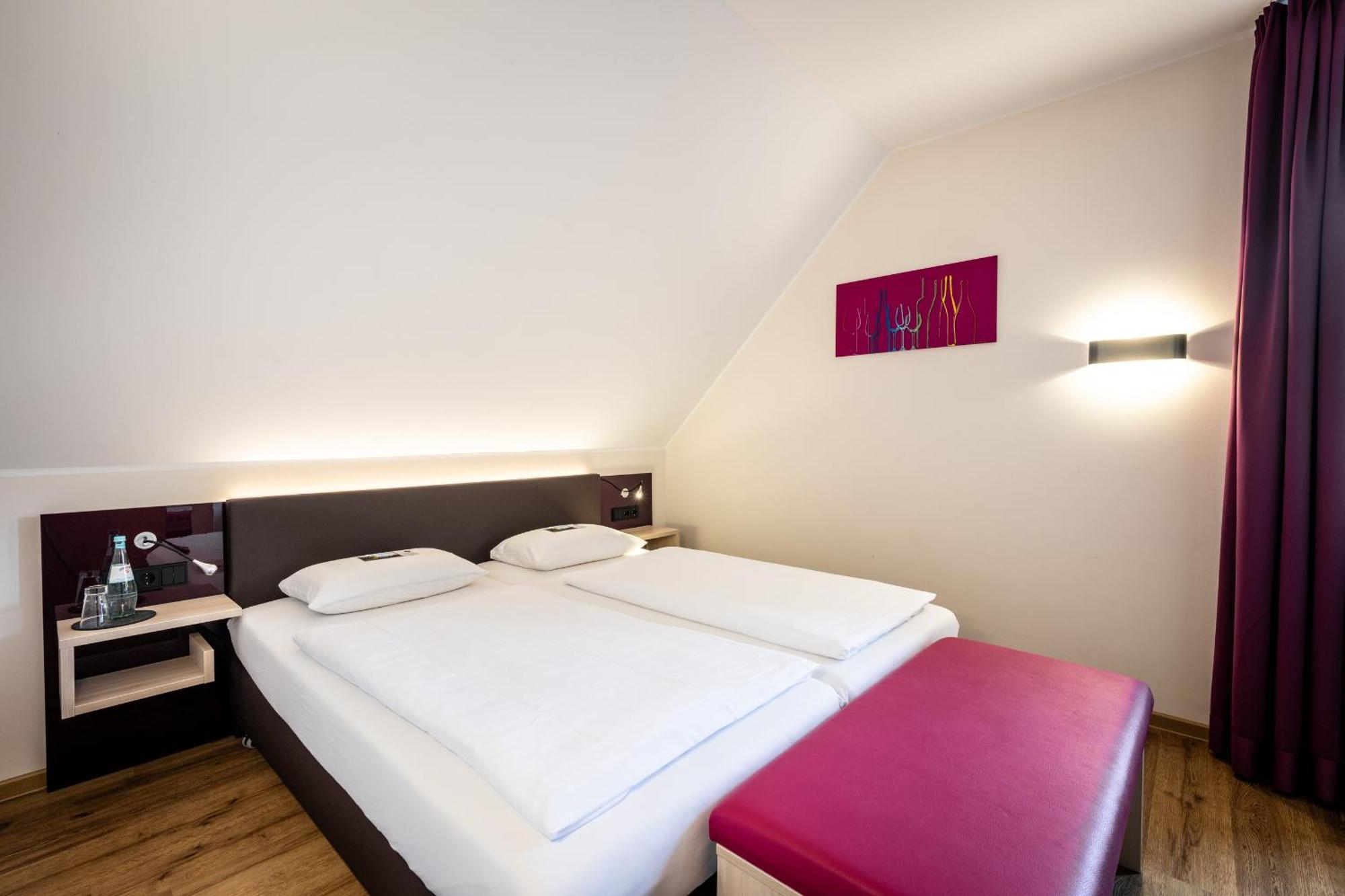 Weinhotel Restaurant Klostermuehle Ockfen Kültér fotó