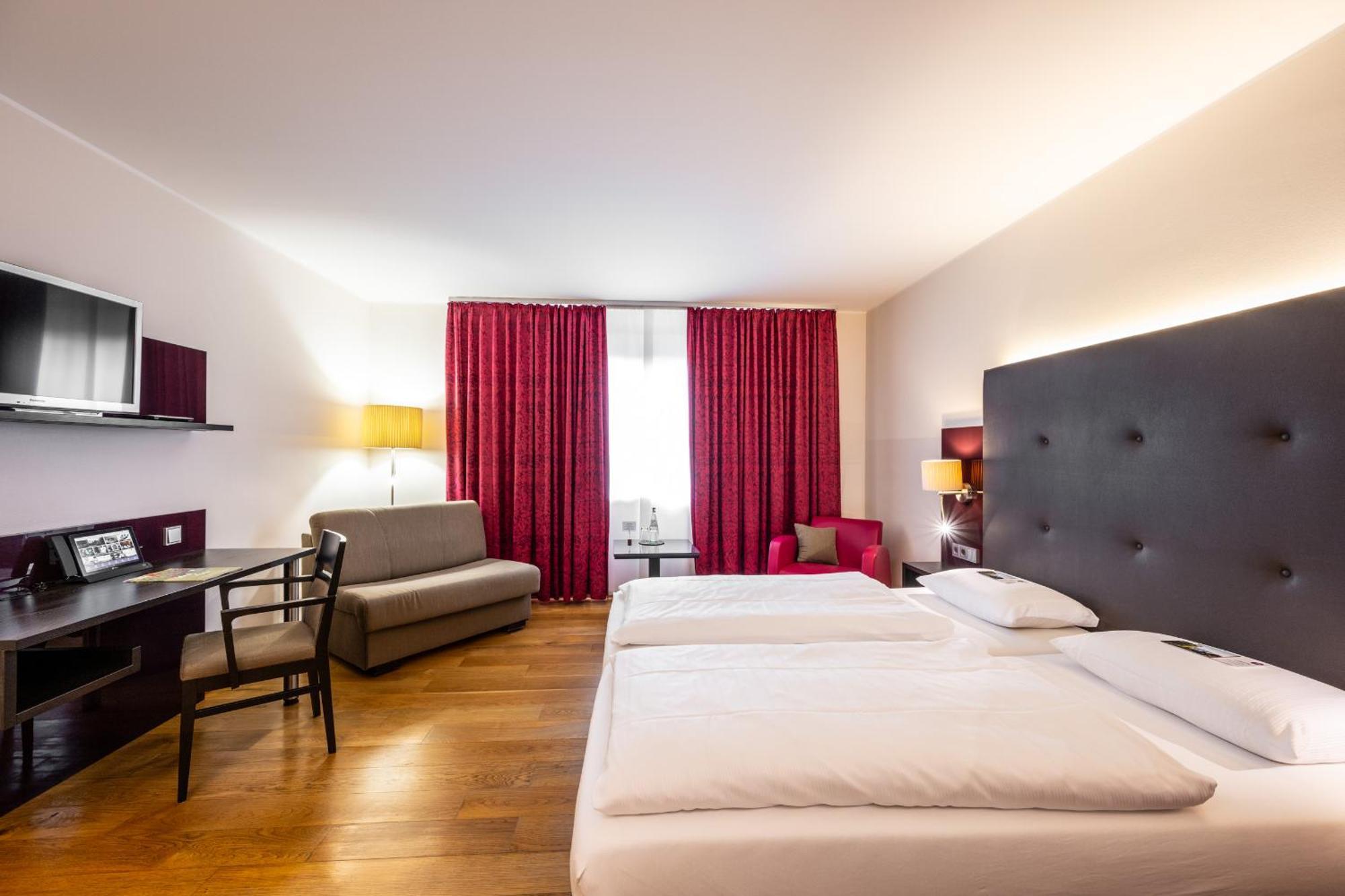 Weinhotel Restaurant Klostermuehle Ockfen Kültér fotó