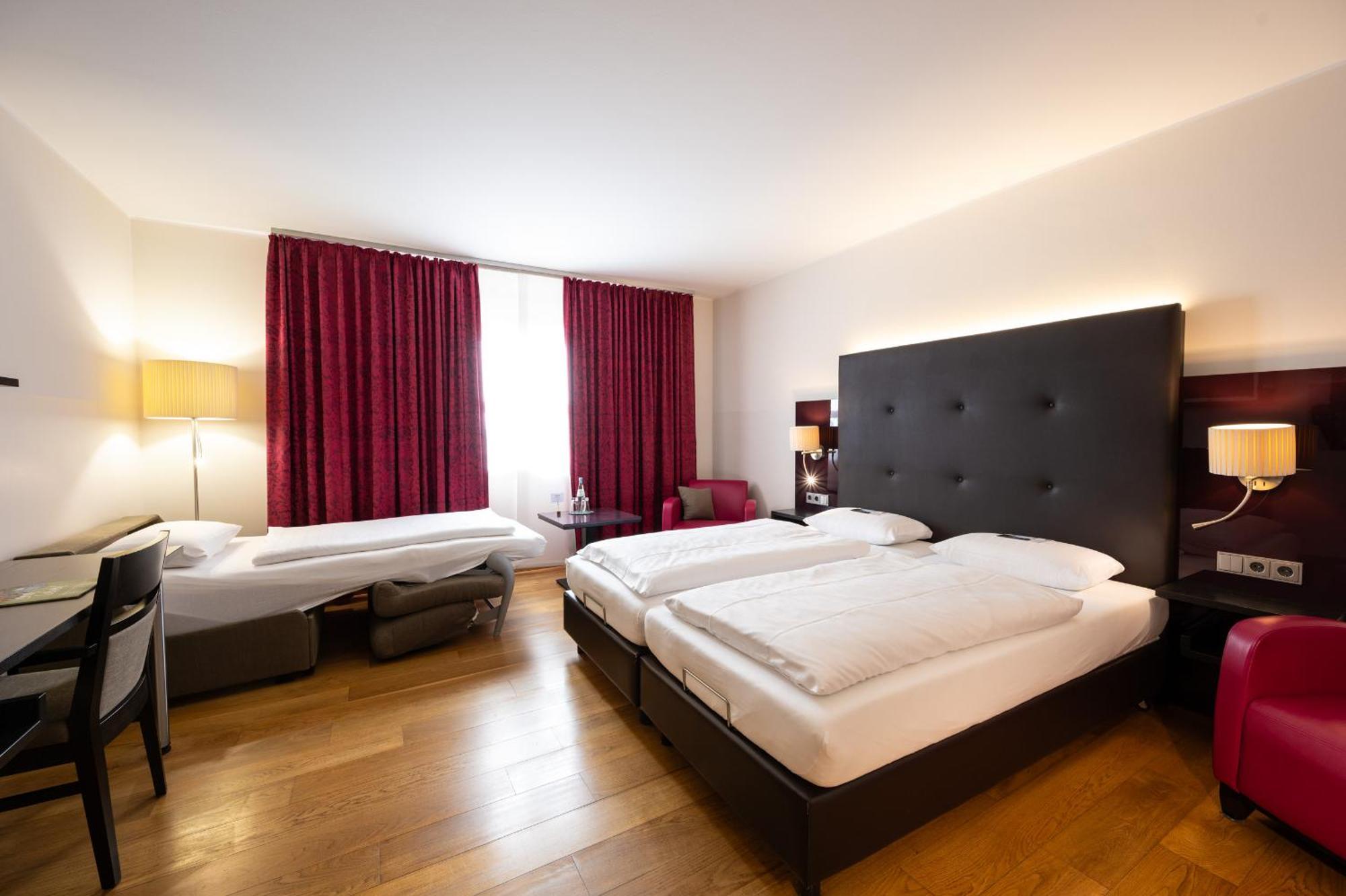 Weinhotel Restaurant Klostermuehle Ockfen Kültér fotó