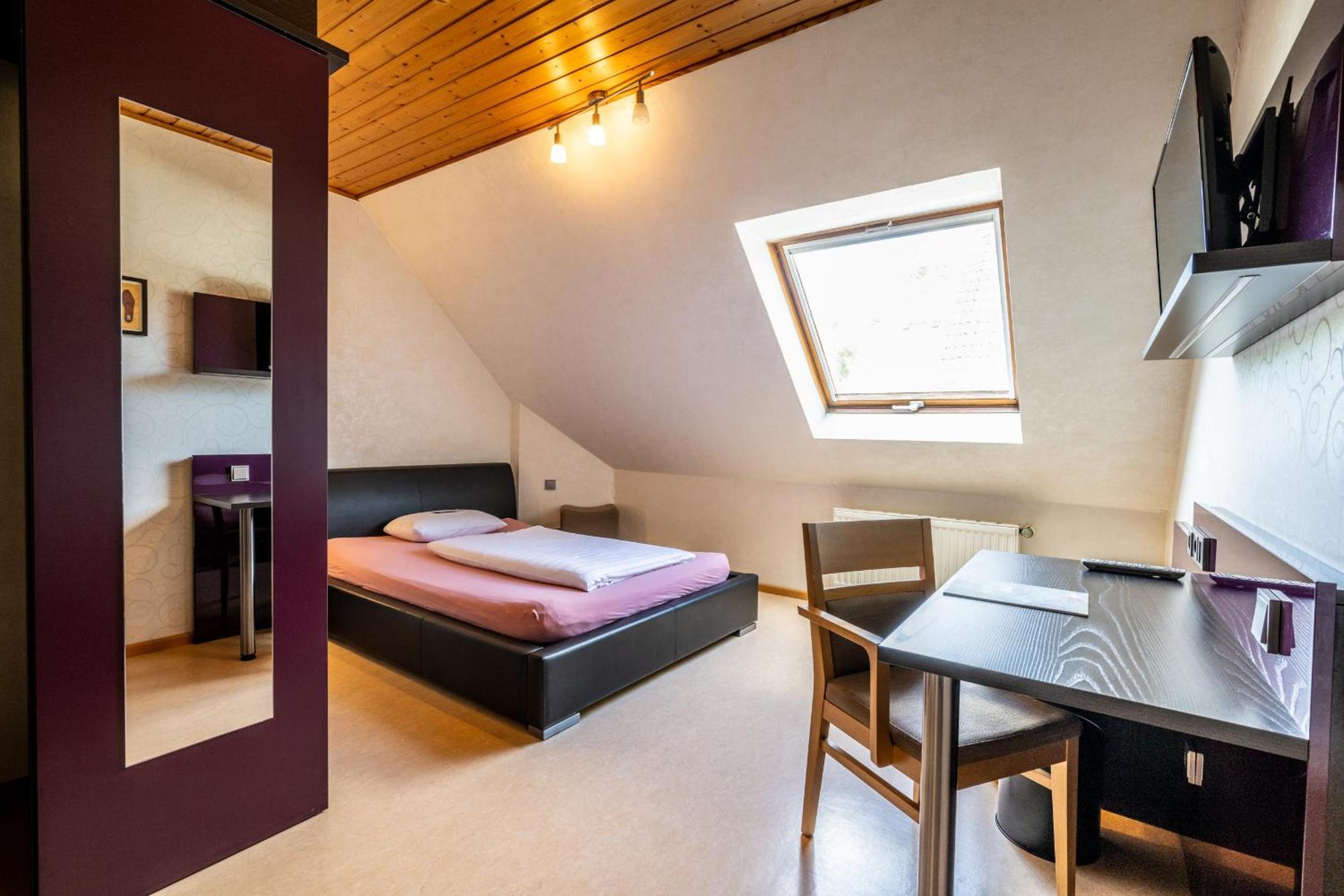 Weinhotel Restaurant Klostermuehle Ockfen Kültér fotó