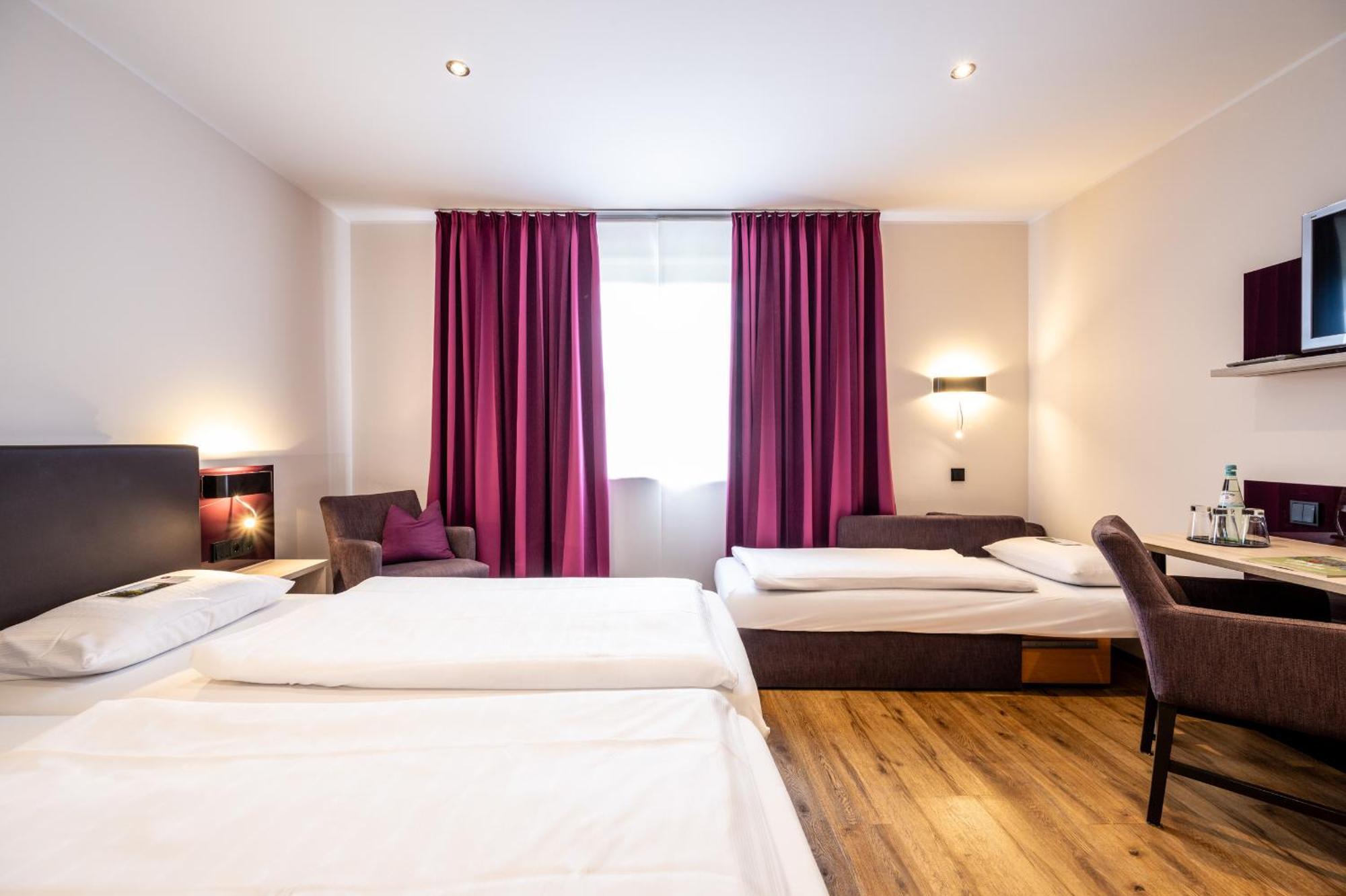 Weinhotel Restaurant Klostermuehle Ockfen Kültér fotó